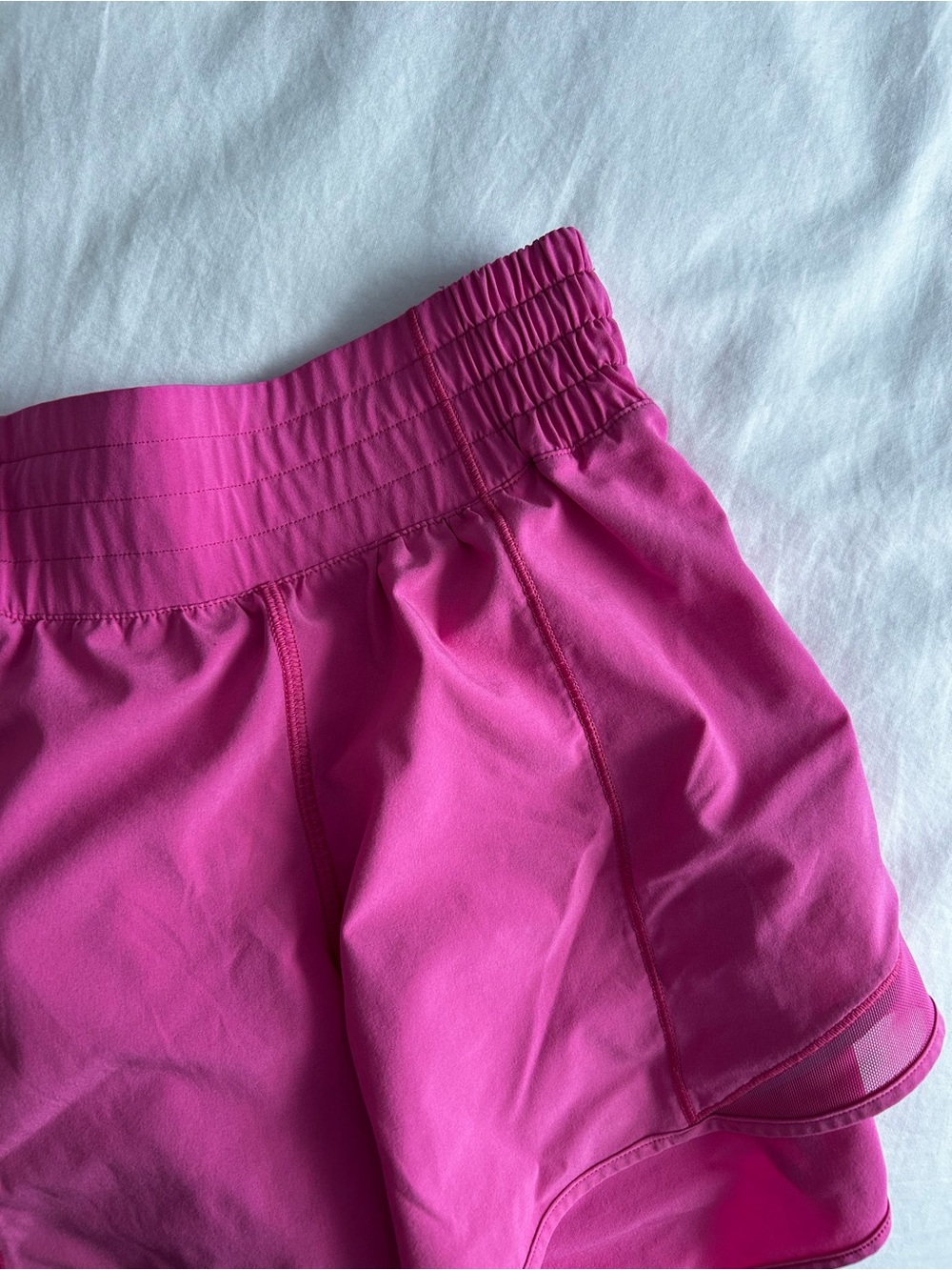 Lululemon Hotty Hot Shorts Size 2 HR 4" Inseam